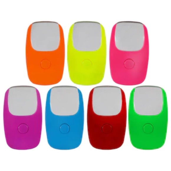 NEW Magnifier w/ LED Light credit card/pocket-sized Word Magnifier random color - Picture 2 of 4